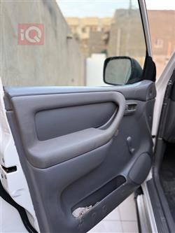 تۆیۆتا لاند کروزەر